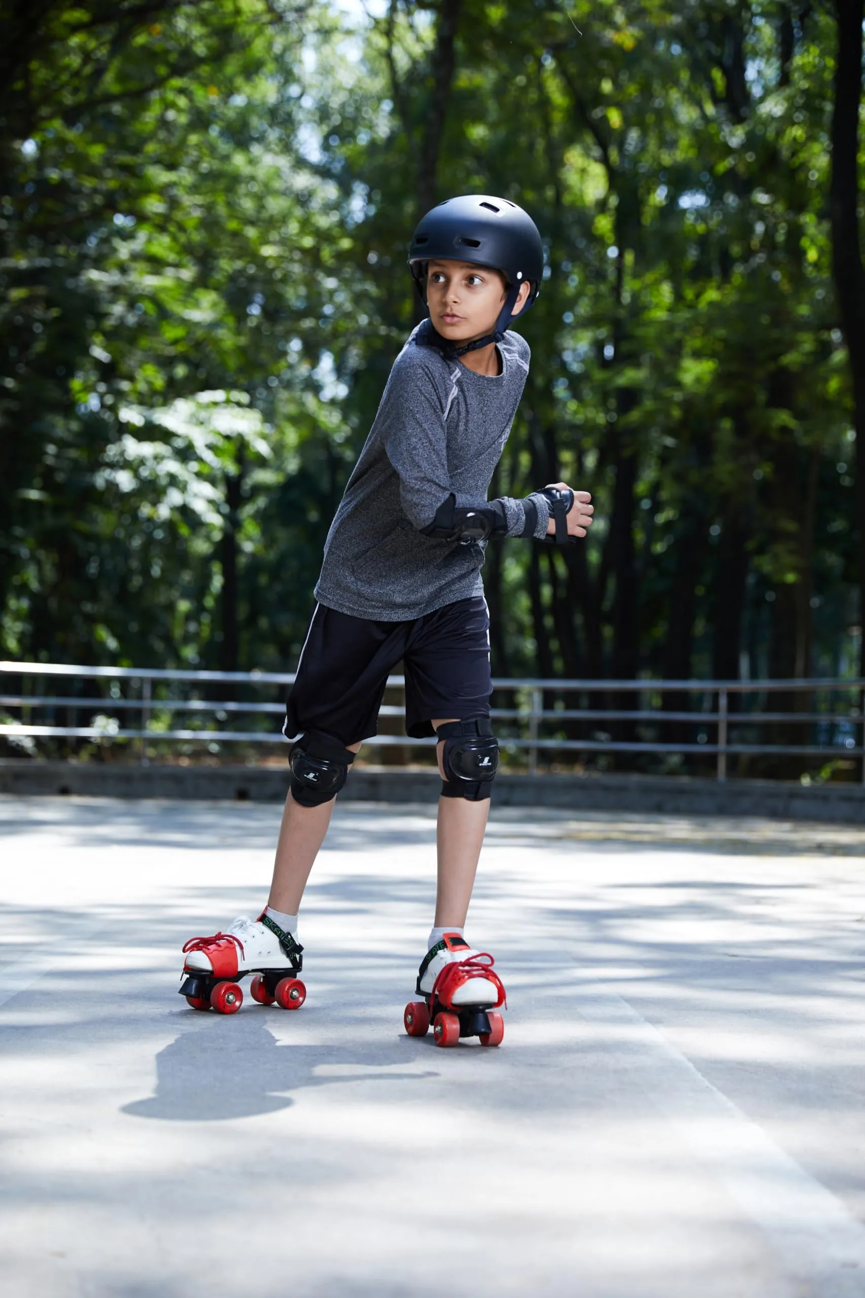 Amazon Brand - Symactive Roller Blade Skates, Ultra-Durable, Adjustable, for 6 to 14 Years (Unisex, Red)