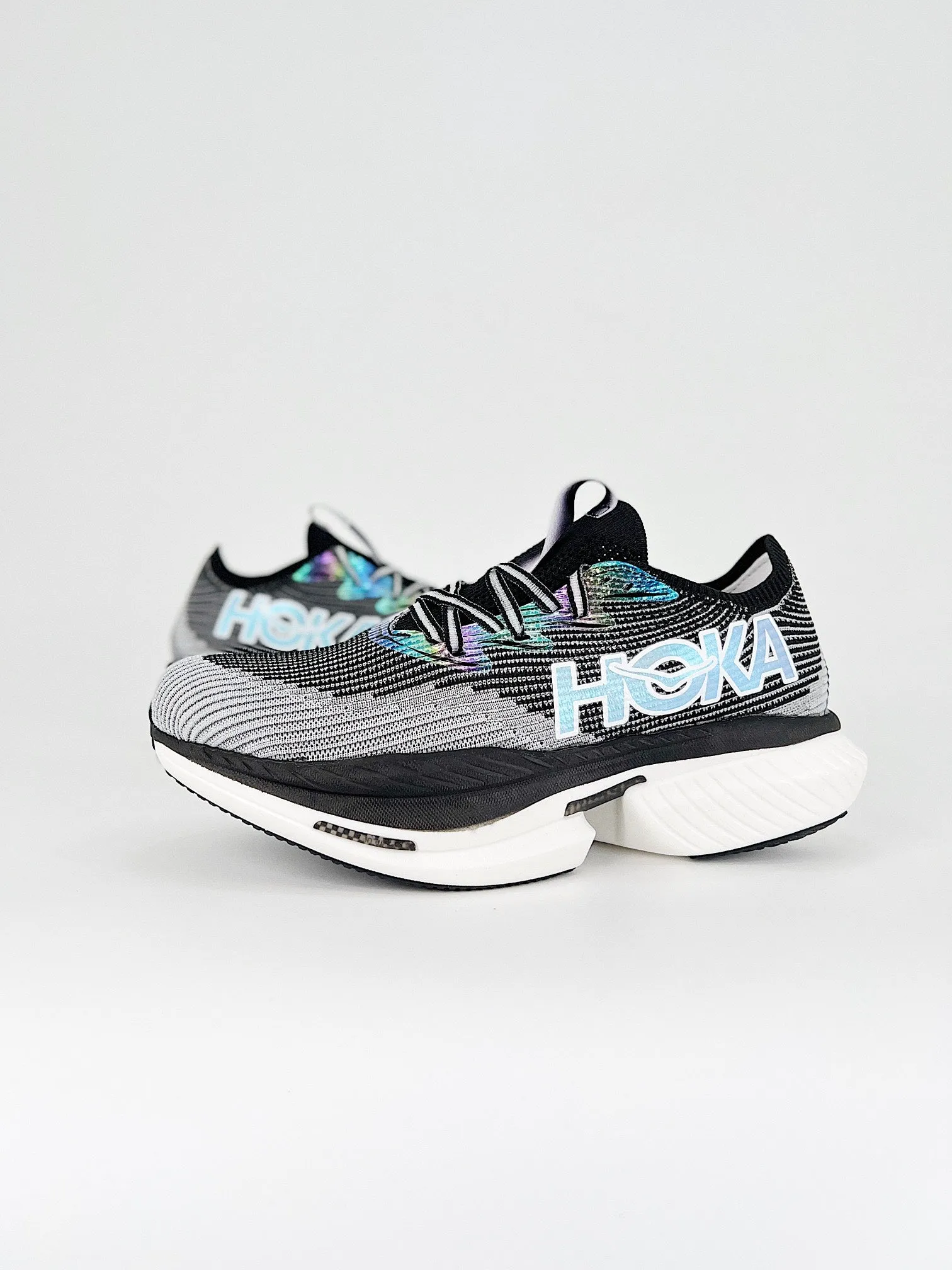 HOKA UCIELOX1