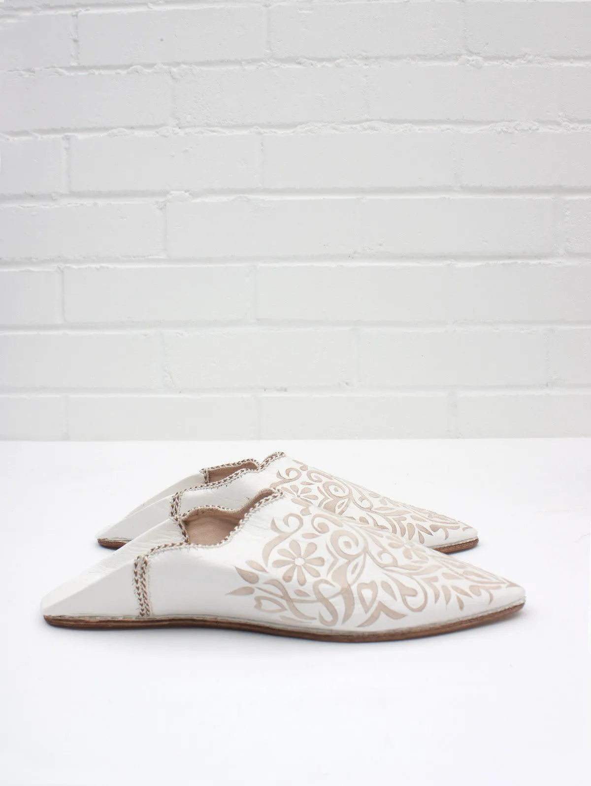 Moroccan Decorative Babouche Slippers, White