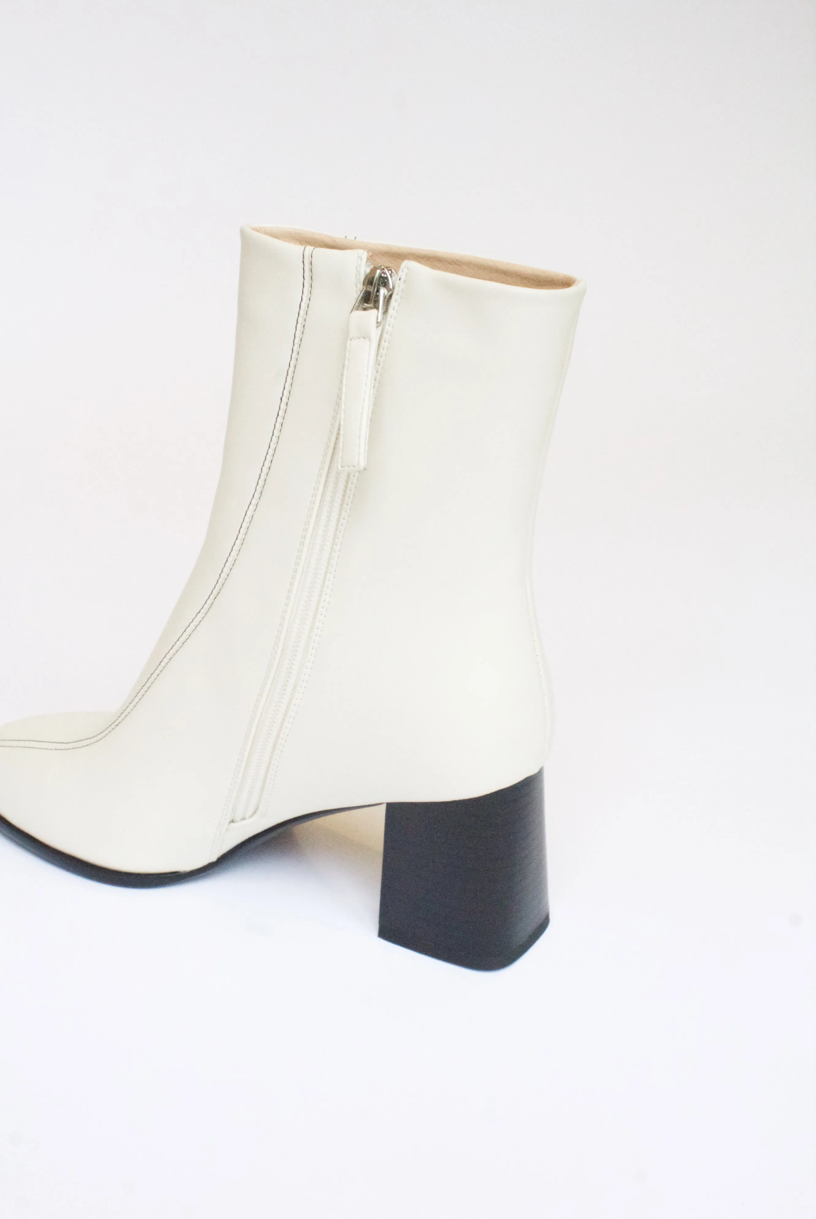 ROKA Boot, Off-White