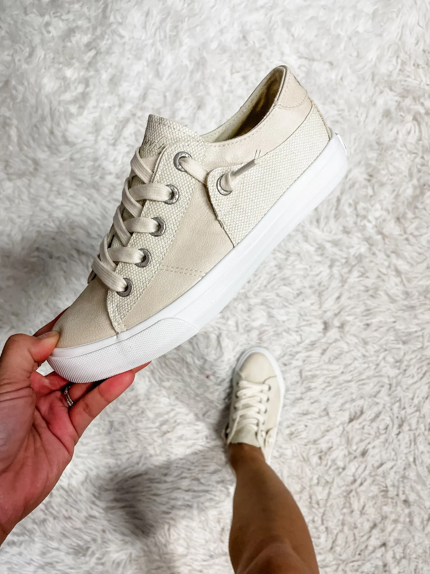 The Martina Sneaker in Champagne (7-11)