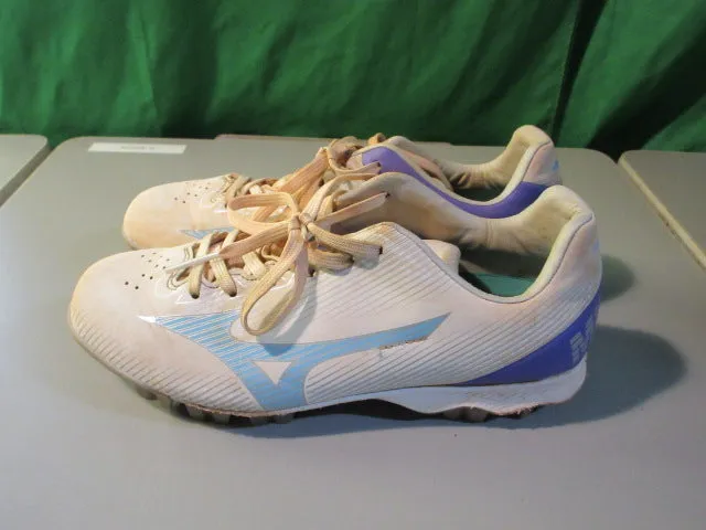 Used Mizuno Size 6 Softball Cleats