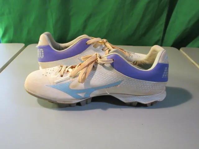 Used Mizuno Size 6 Softball Cleats