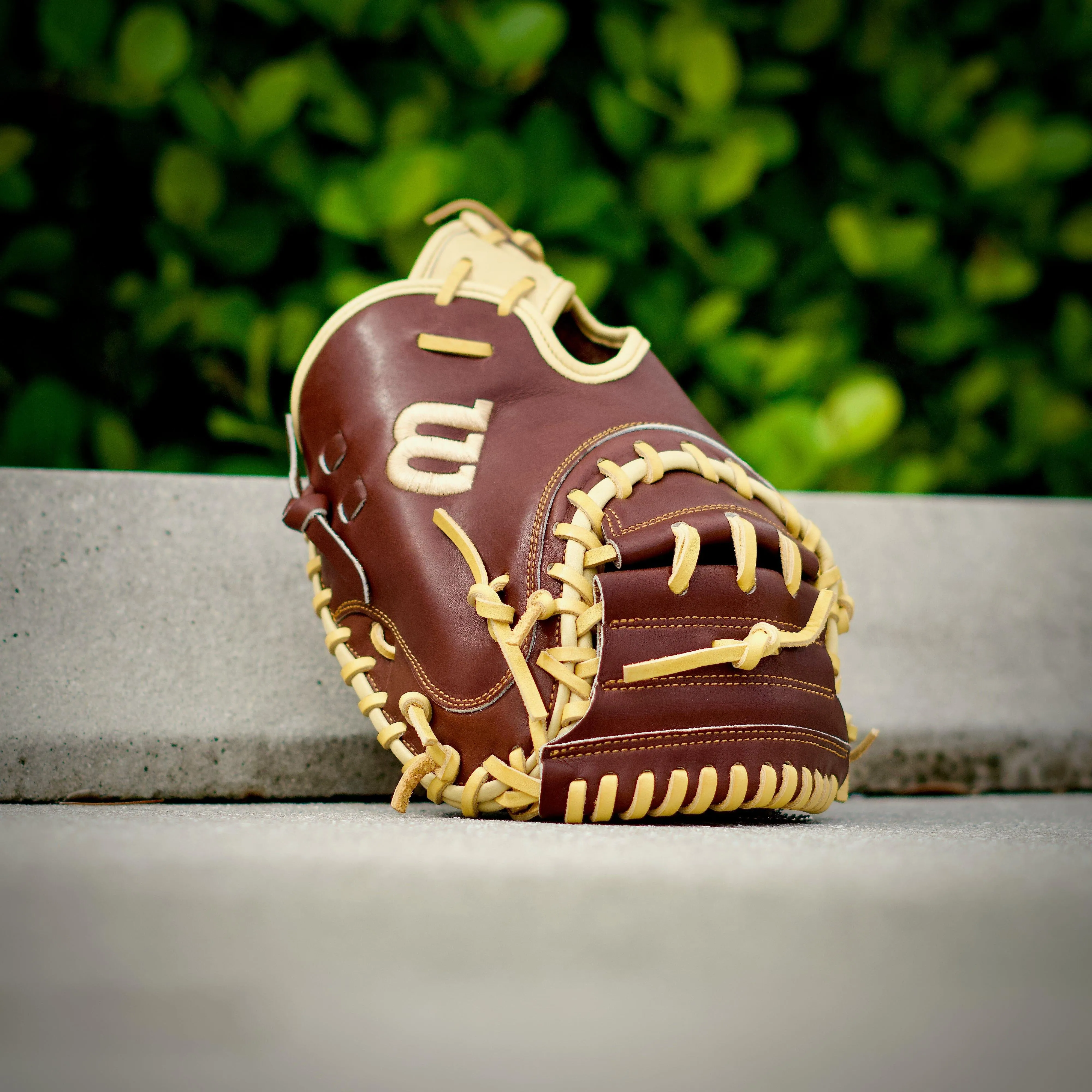 Wilson A2000 CM33 "Ole' Hickory" 33" Baseball Catcher's Mitt: Dark Brown and Blonde